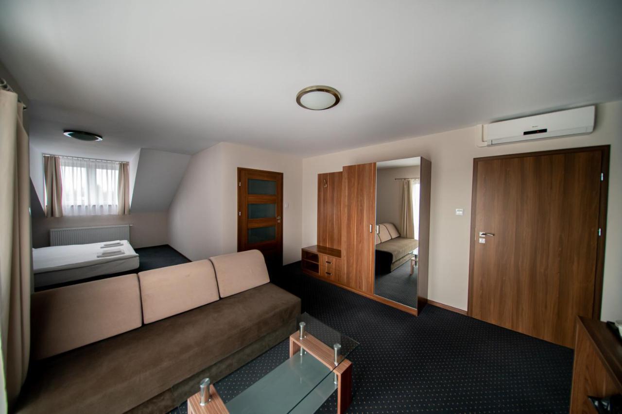 Aparthotel Babilon Krzeszów Krzeszow  Exterior foto